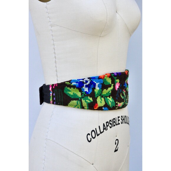 Colorful Kilim Floral Guatemalan Mexican Belt - Floral Wool/Cotton Belt S - M - Picture 5 of 9